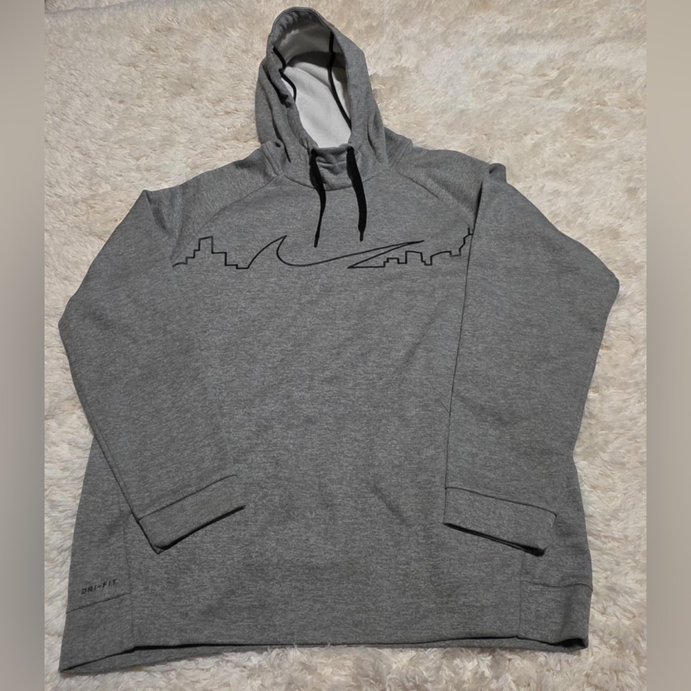 Nike Dri Fit Gray Hoodie with Cityscape Size Large EUC